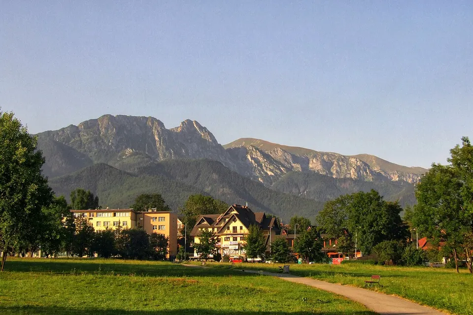 Morning in mountains - panoramio — powiat tatrzański, Poland