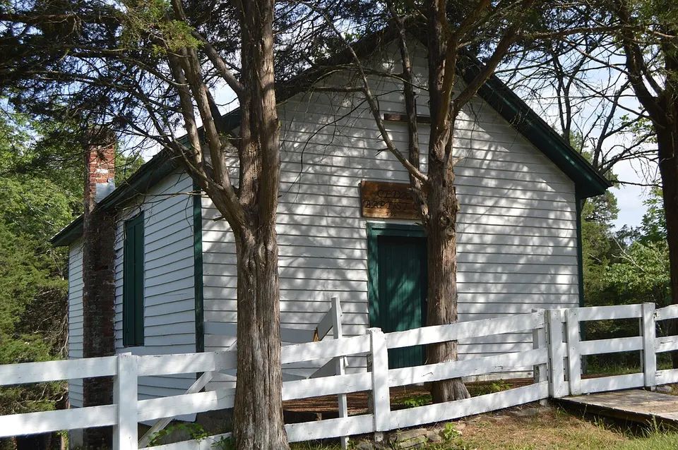 Cedar Hill Baptist Church, former — Rockbridge, United States