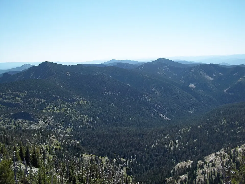 Murphy Peak looking Southeast towards Mineral Peak, Mosquito Peak, Sheep Mountain and Stuart Peak - panoramio — Missoula, United States
