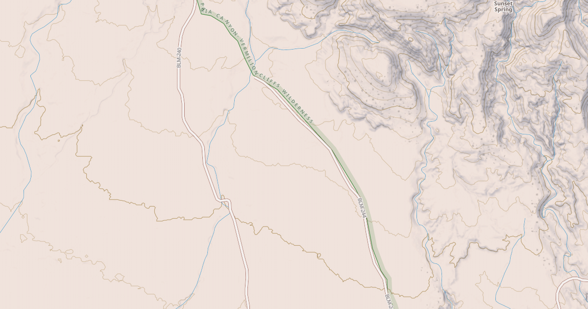 Map preview of BLM National GTLF Public Motorized Roads 1a05f5a9-8c0b-4604-9484-e0868510ecbe