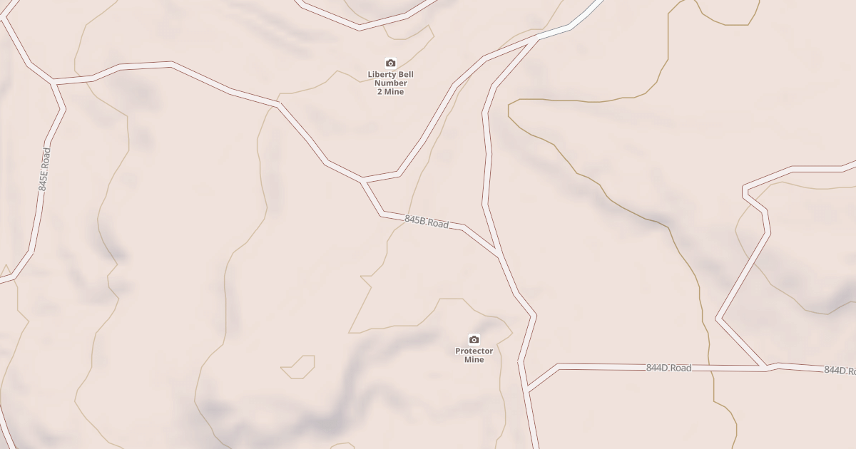 Map preview of BLM National GTLF Public Motorized Roads 76e37b94-e6ed-4fe6-8189-a3eeec6836ef